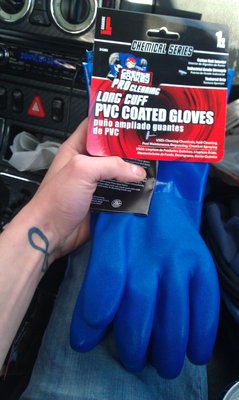these are the gloves I was talking about. Yes, I should have got XL, but they work just fine with the liners I'm using.